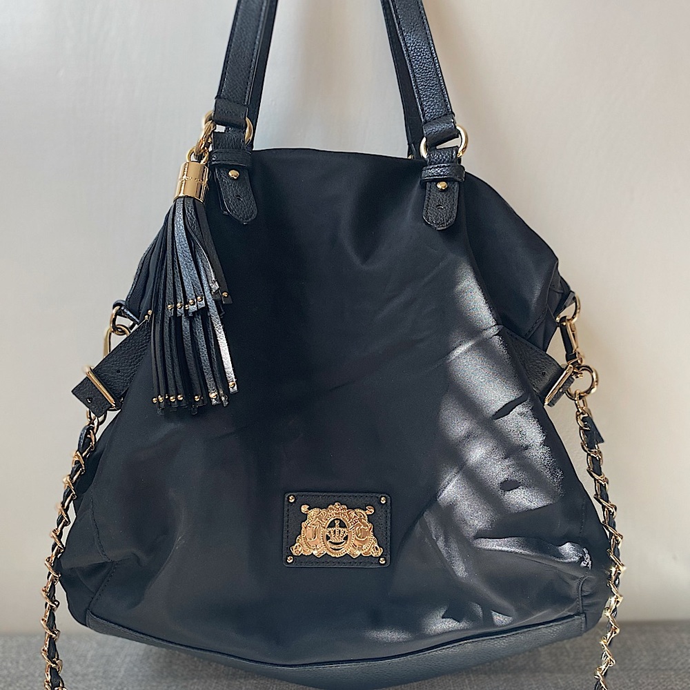 Black juicy couture shoulder bag.